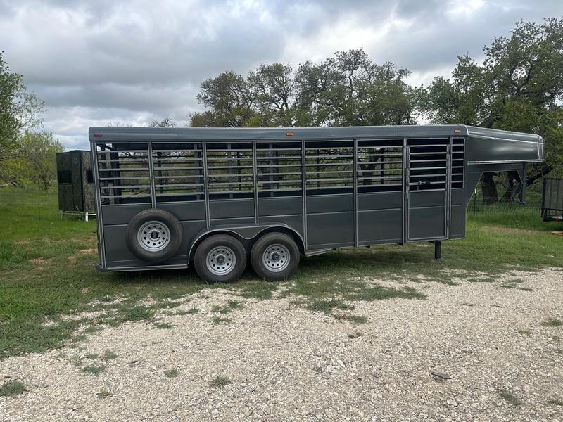 Calico 20 x 6 x 6'6 Gooseneck Livestock Trailer gray - 0699