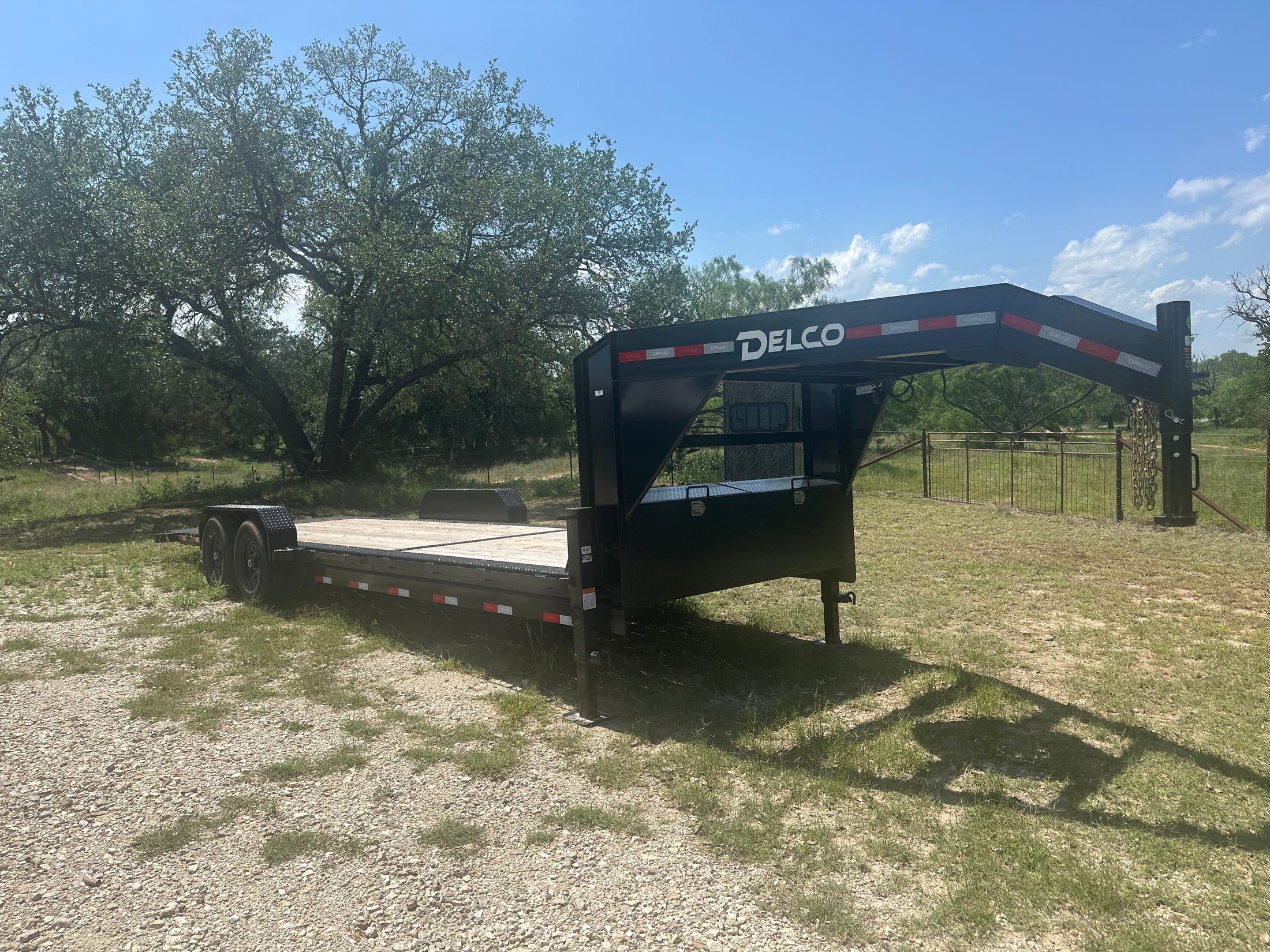 Delco 83" x 24' 8' deck Tandem Gooseneck Tilt 7786