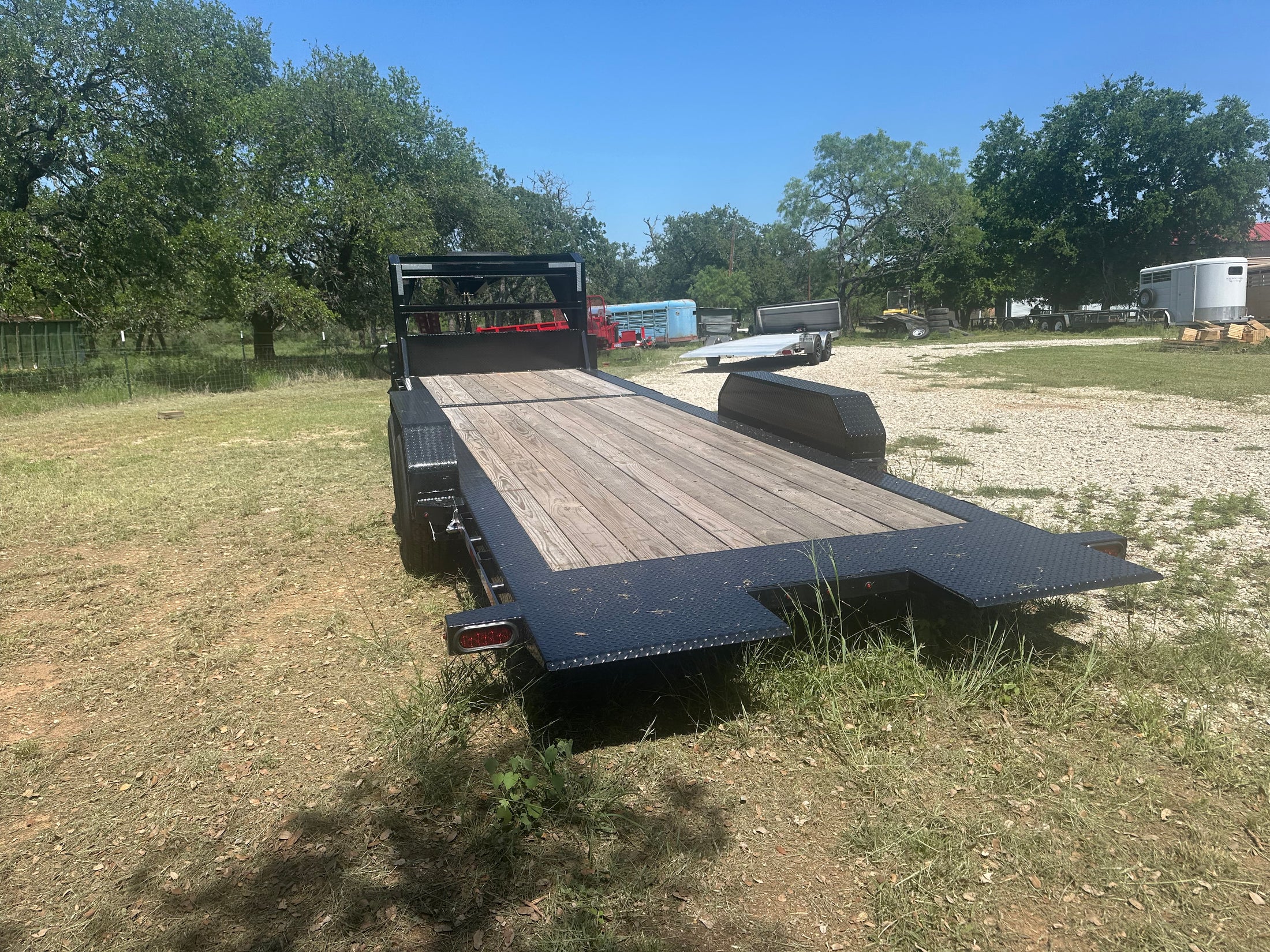 Delco 83" x 24' 8' deck Tandem Gooseneck Tilt 7786
