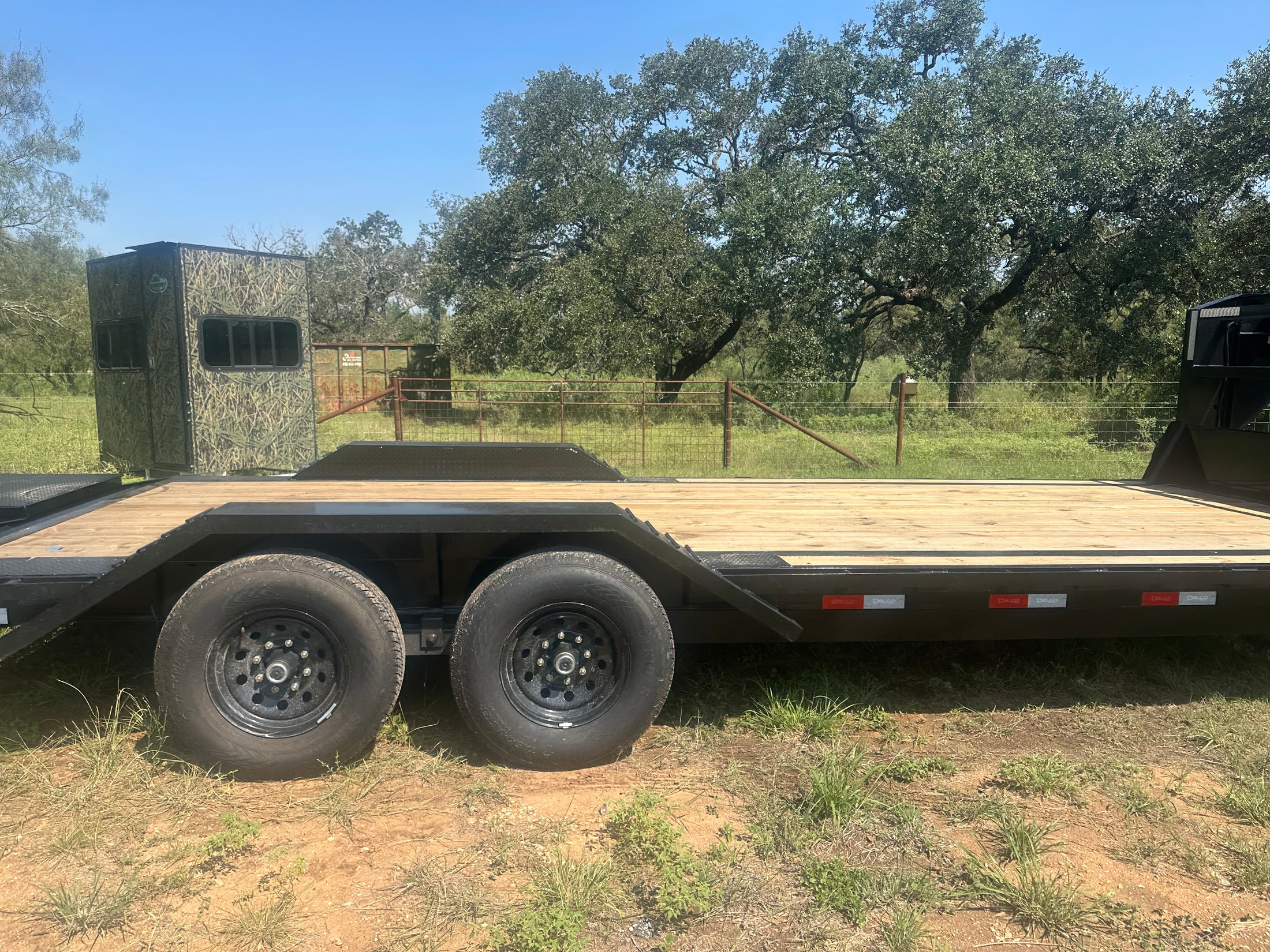 Delco Carhauler 2026 - 102"x24' Gooseneck - 1431
