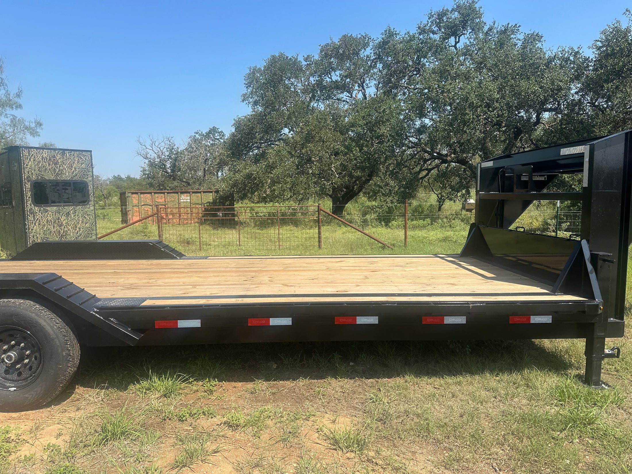 Delco Carhauler 2026 - 102"x24' Gooseneck - 1431