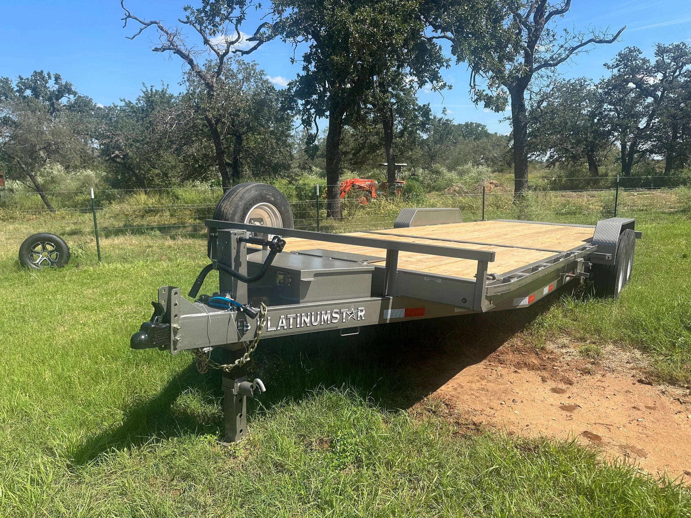 USED DP Platinum- 2025 Tilt 8k 83x22.5 - 1495