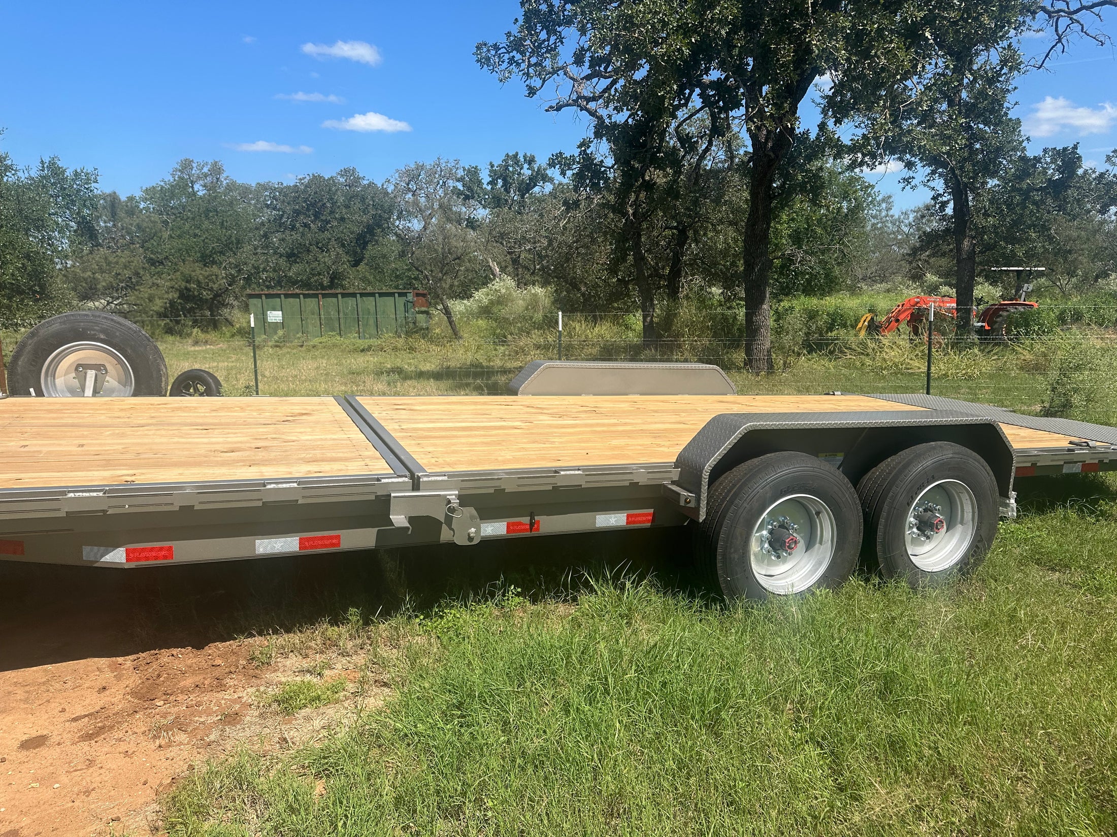 USED DP Platinum- 2025 Tilt 8k 83x22.5 - 1495
