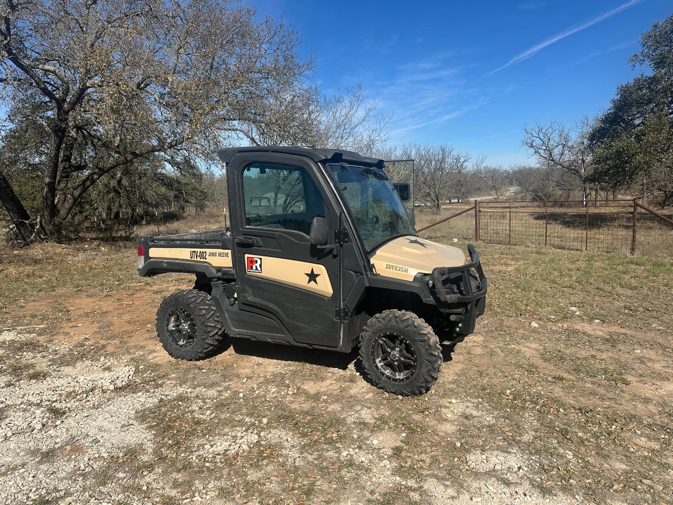 USED 2023 John Deere Side by Side XUV835M - 0359