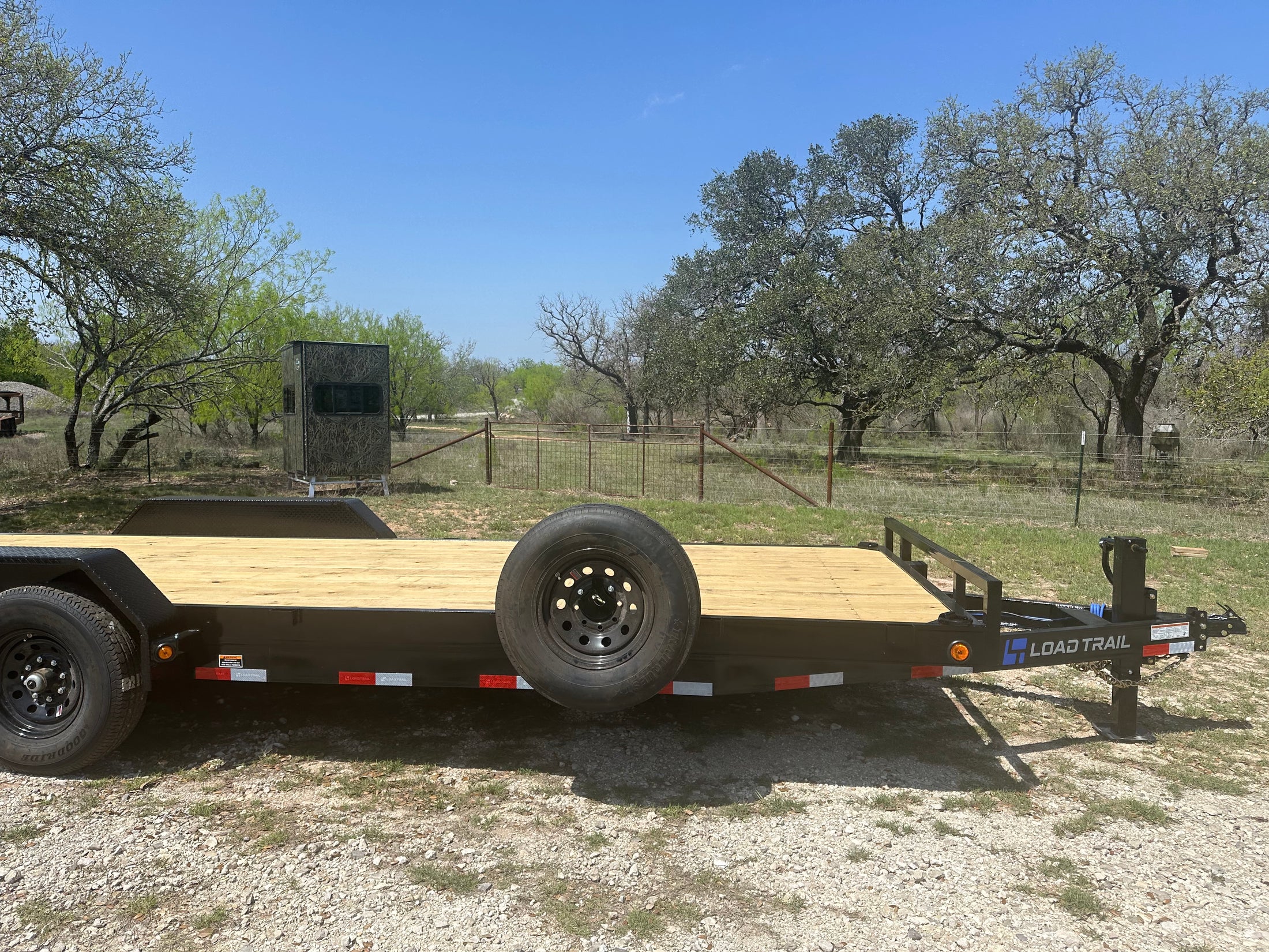 LoadTrail 83" x 22' TCarhauler CH8322072 - 2182